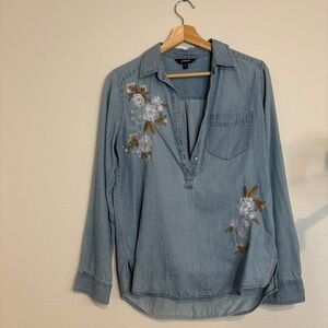 Express Embroidered Light Wash Denim - Women’s Blouse Size X-Small